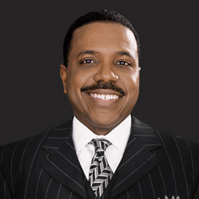 How tall is creflo dollar